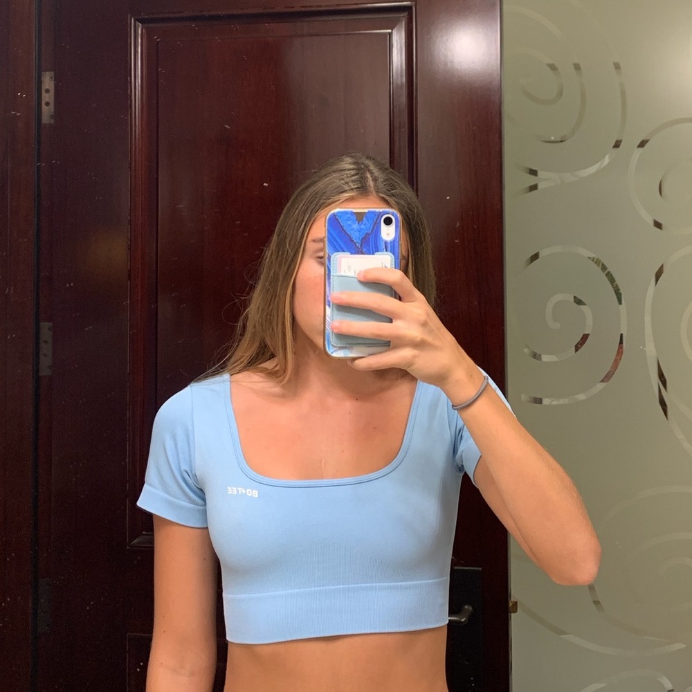 Bo and tee workout top